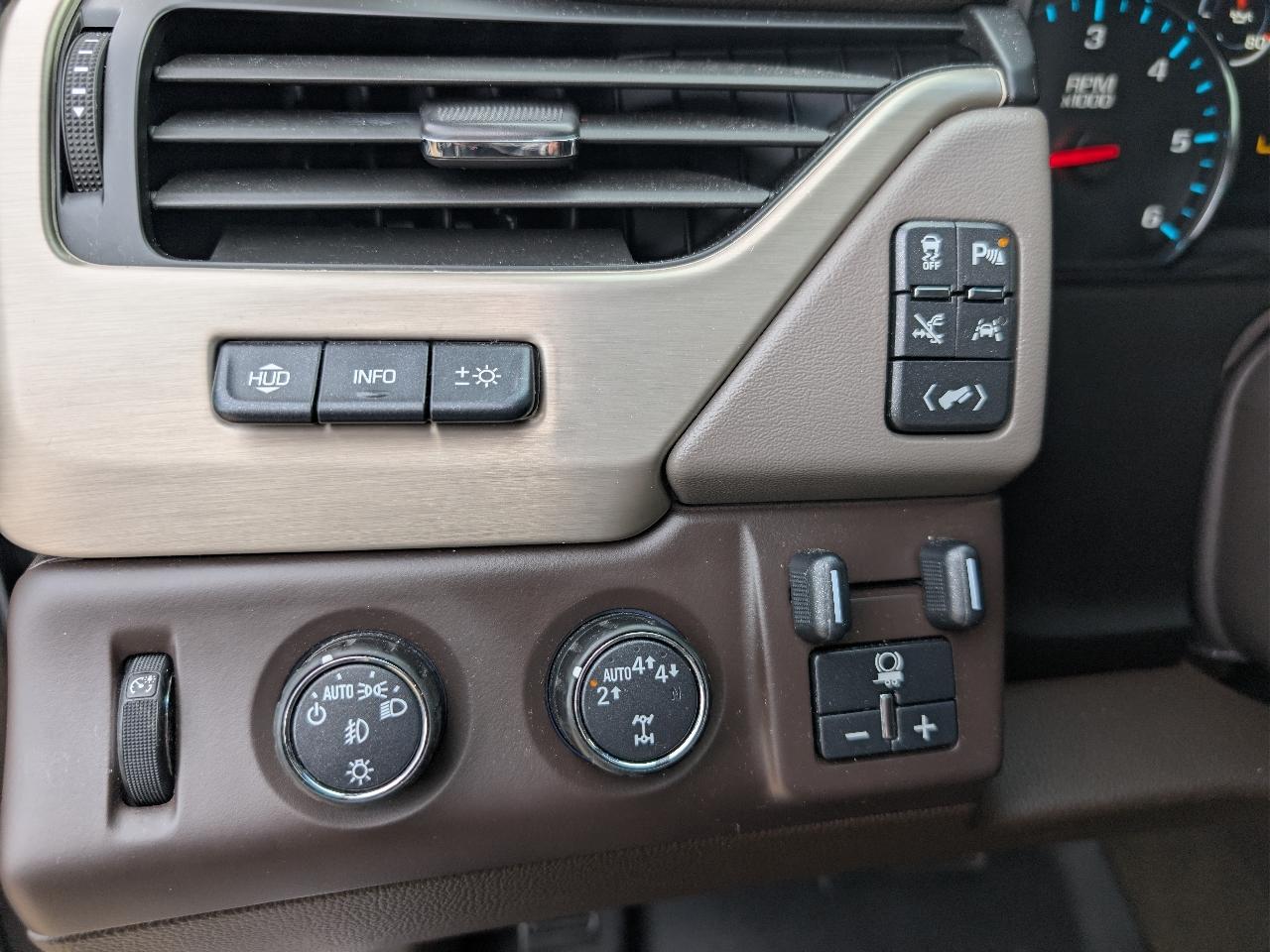 GMC Yukon 4WD 4dr Denali 2017