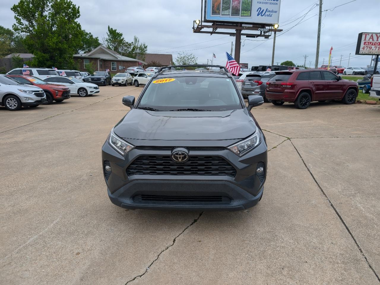 Toyota RAV4 XLE FWD (Natl) 2020