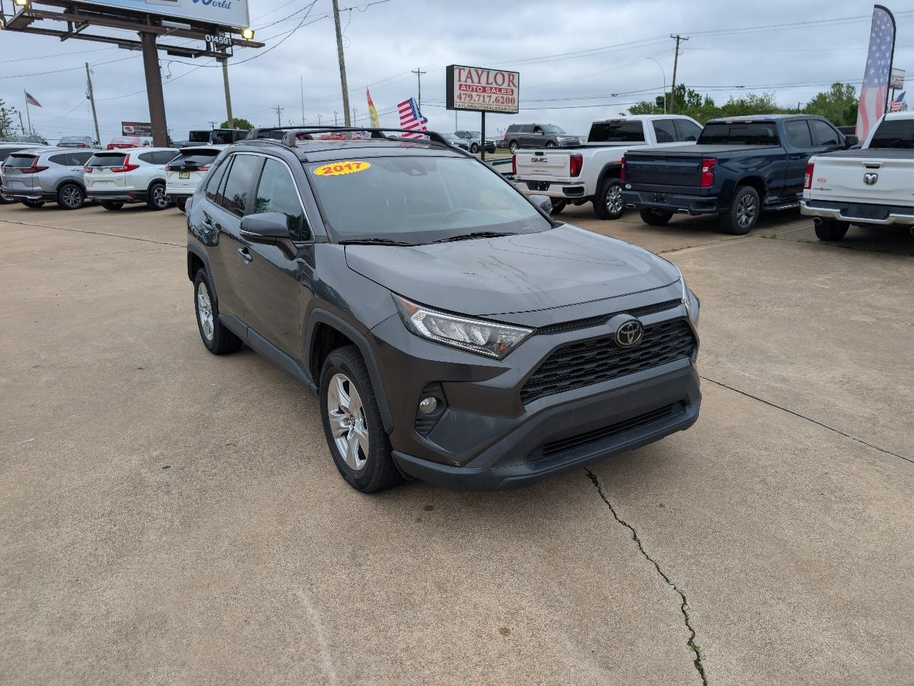 Toyota RAV4 XLE FWD (Natl) 2020