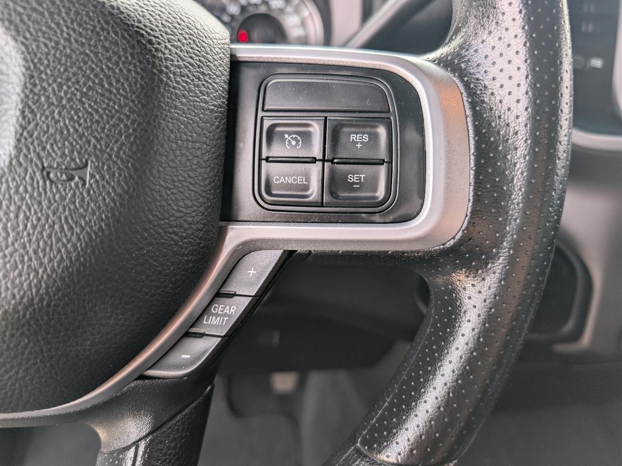 RAM 2500 Lone Star 4x4 Crew Cab 6'4" Box 2022