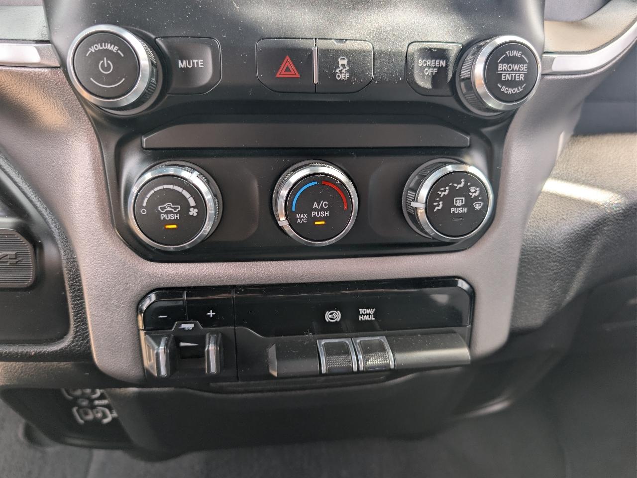 RAM 2500 Lone Star 4x4 Crew Cab 6'4" Box 2022