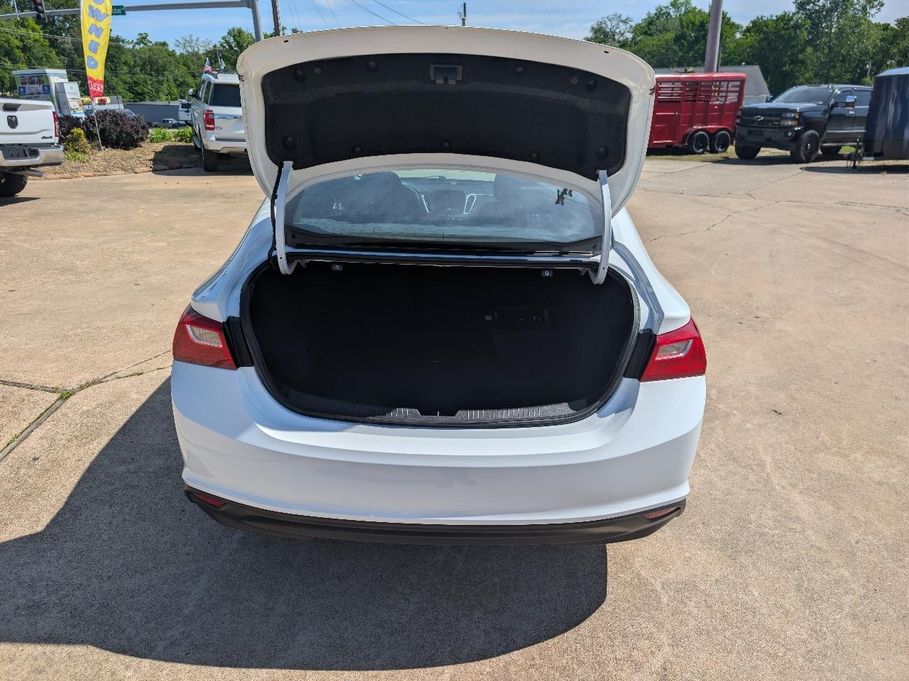 Chevrolet Malibu 4dr Sdn LS w/1FL 2024