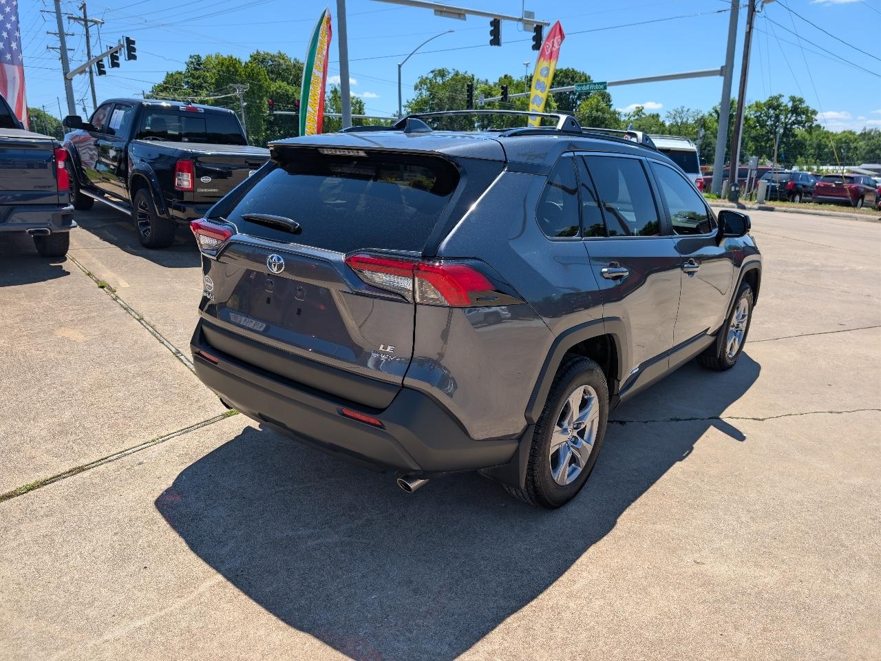 Toyota RAV4 Hybrid LE AWD (Natl) 2025