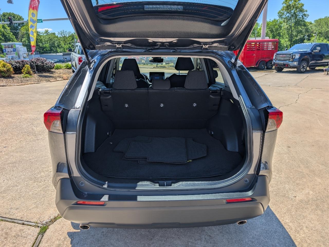 Toyota RAV4 Hybrid LE AWD (Natl) 2025