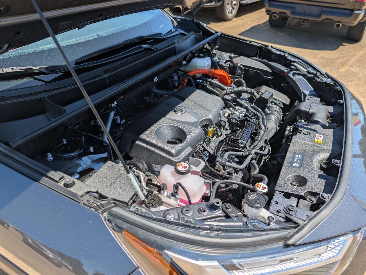 Toyota RAV4 Hybrid LE AWD (Natl) 2025