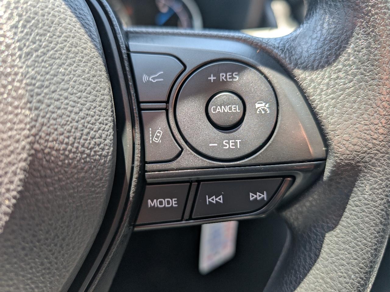 Toyota RAV4 Hybrid LE AWD (Natl) 2025