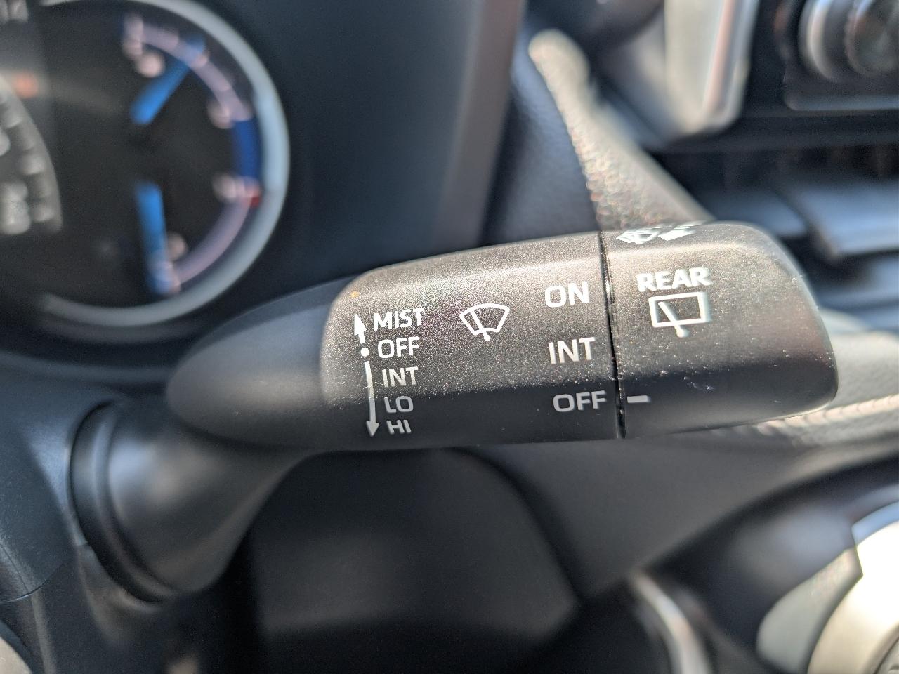 Toyota RAV4 Hybrid LE AWD (Natl) 2025