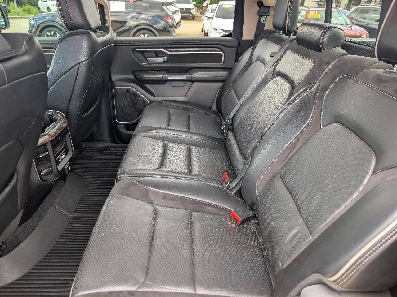 RAM 1500 Laramie 4x4 Crew Cab 5'7" Box 2019