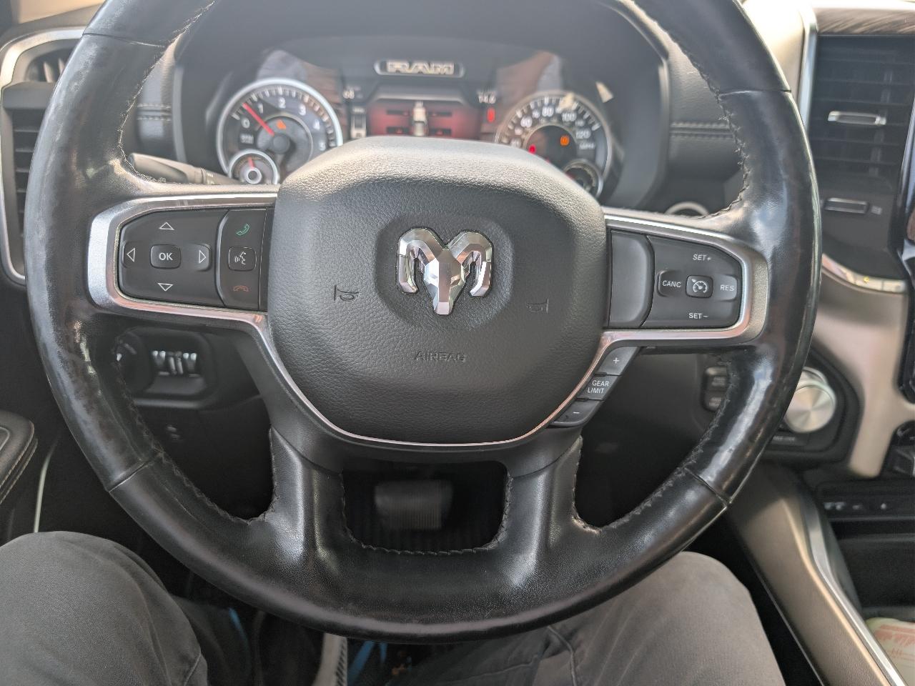 RAM 1500 Laramie 4x4 Crew Cab 5'7" Box 2019