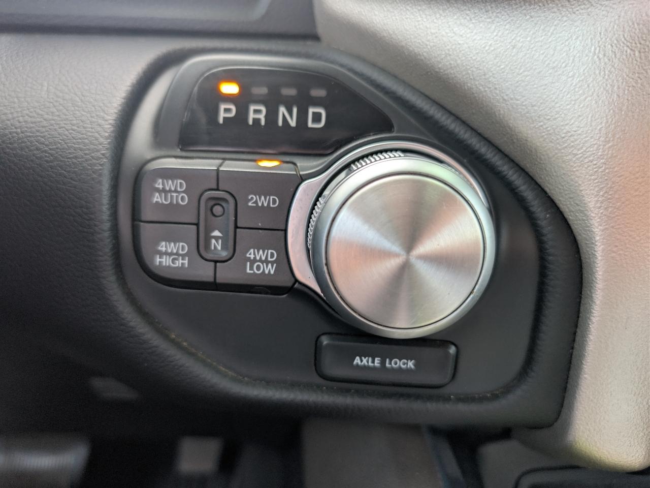 RAM 1500 Laramie 4x4 Crew Cab 5'7" Box 2019
