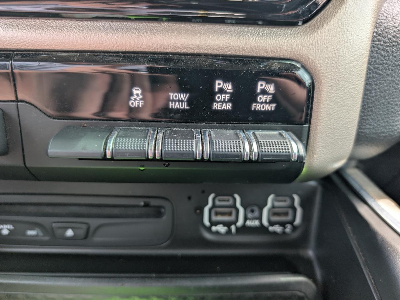 RAM 1500 Laramie 4x4 Crew Cab 5'7" Box 2019