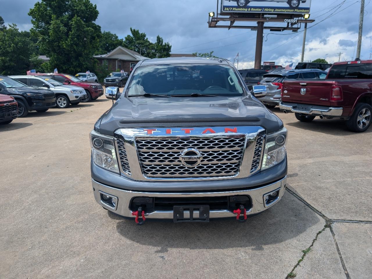 Nissan Titan 4x4 Crew Cab SL 2017
