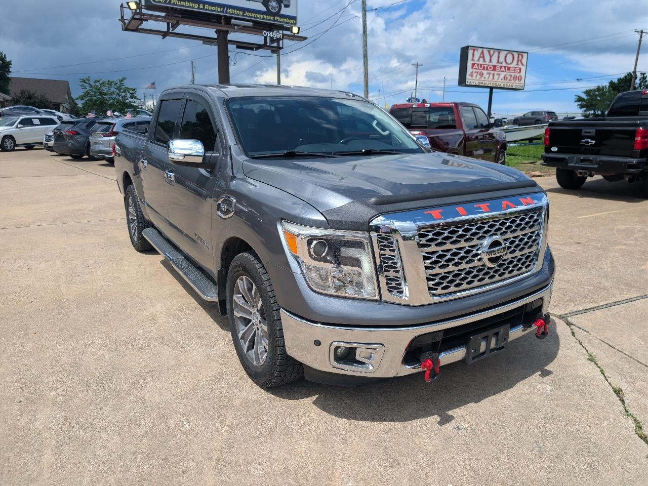 Nissan Titan 4x4 Crew Cab SL 2017