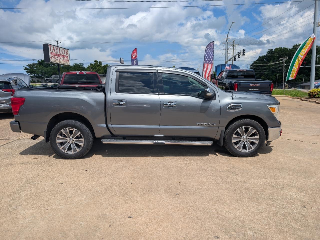 Nissan Titan 4x4 Crew Cab SL 2017