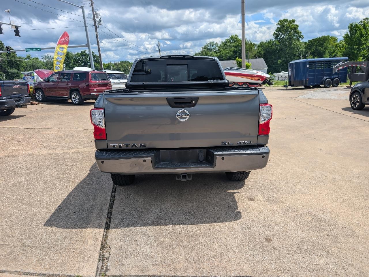 Nissan Titan 4x4 Crew Cab SL 2017