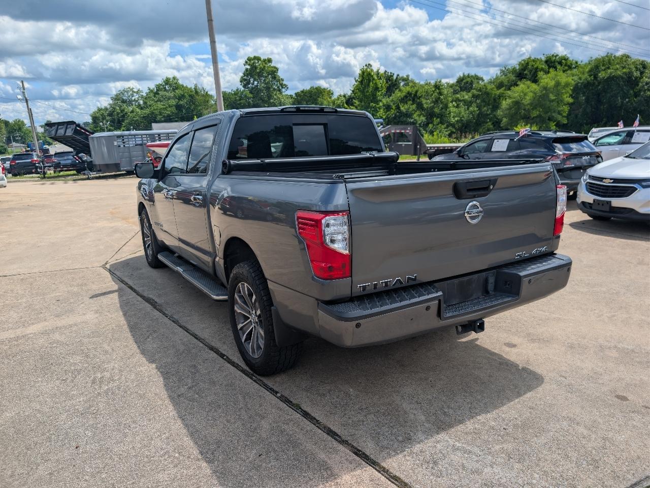 Nissan Titan 4x4 Crew Cab SL 2017