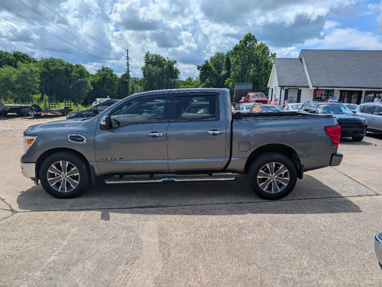 Nissan Titan 4x4 Crew Cab SL 2017