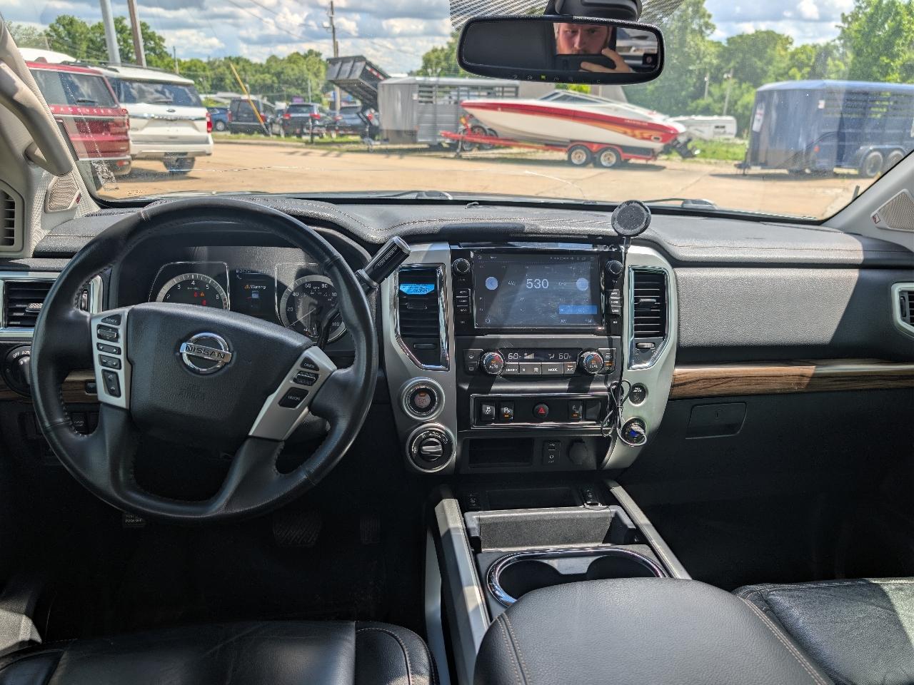Nissan Titan 4x4 Crew Cab SL 2017