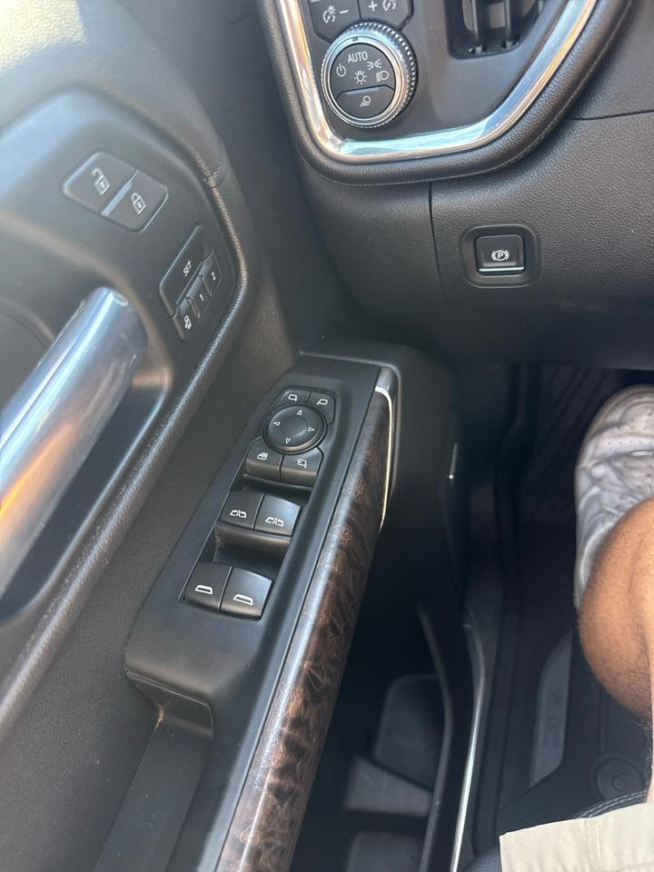 GMC Sierra 1500 4WD Crew Cab 147" Denali 2020