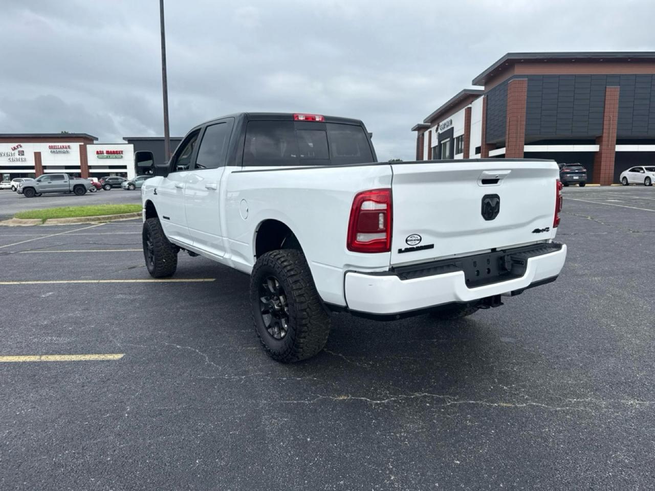 RAM 2500 Laramie 4x4 Crew Cab 6'4" Box 2024