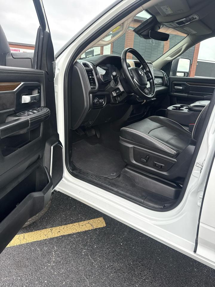 RAM 2500 Laramie 4x4 Crew Cab 6'4" Box 2024