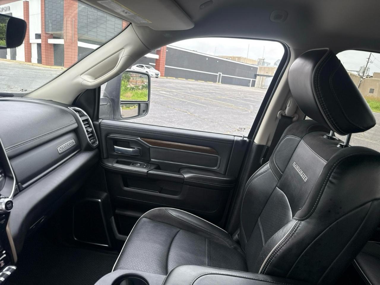 RAM 2500 Laramie 4x4 Crew Cab 6'4" Box 2024
