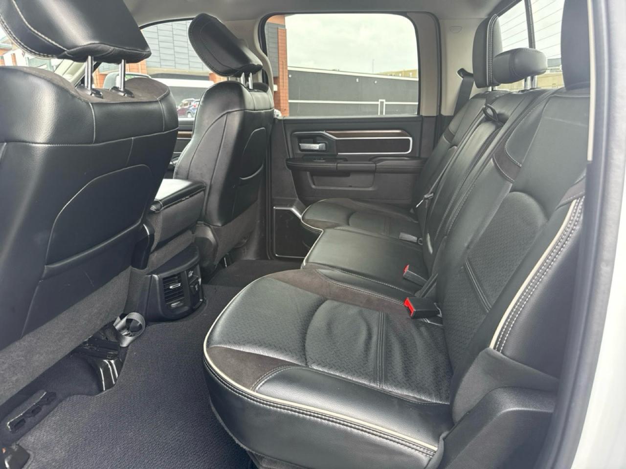 RAM 2500 Laramie 4x4 Crew Cab 6'4" Box 2024