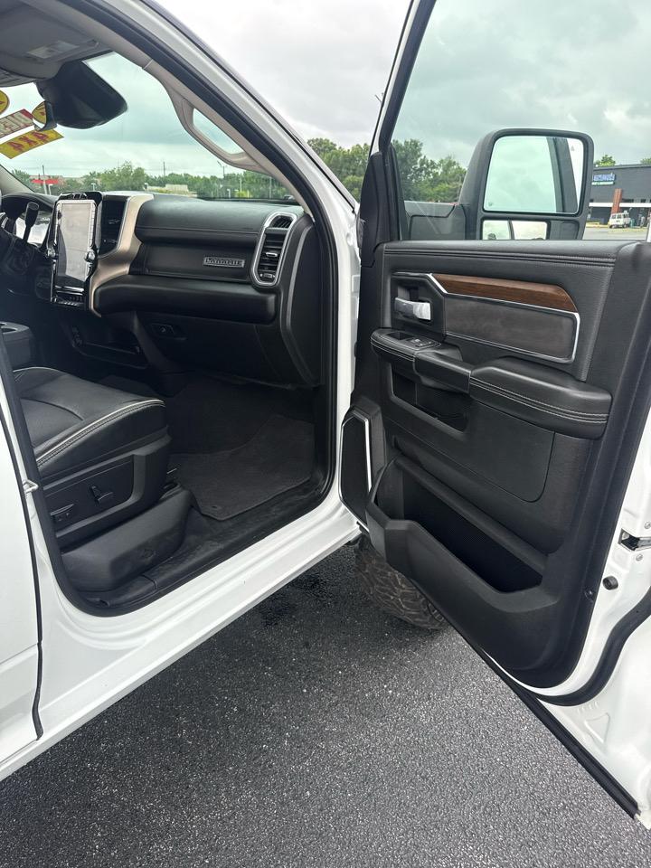 RAM 2500 Laramie 4x4 Crew Cab 6'4" Box 2024