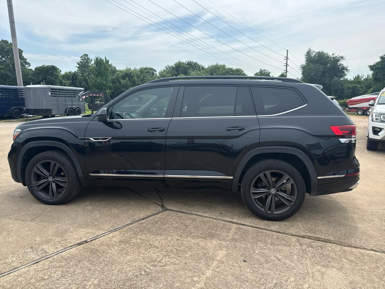 Volkswagen Atlas 2021.5 3.6L V6 SE w/Technology R-Line FWD 2021