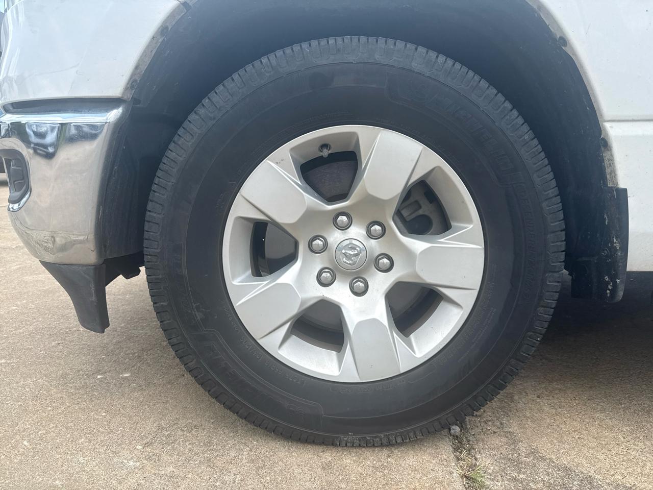 RAM 1500 Big Horn 4x2 Crew Cab 5'7" Box 2021