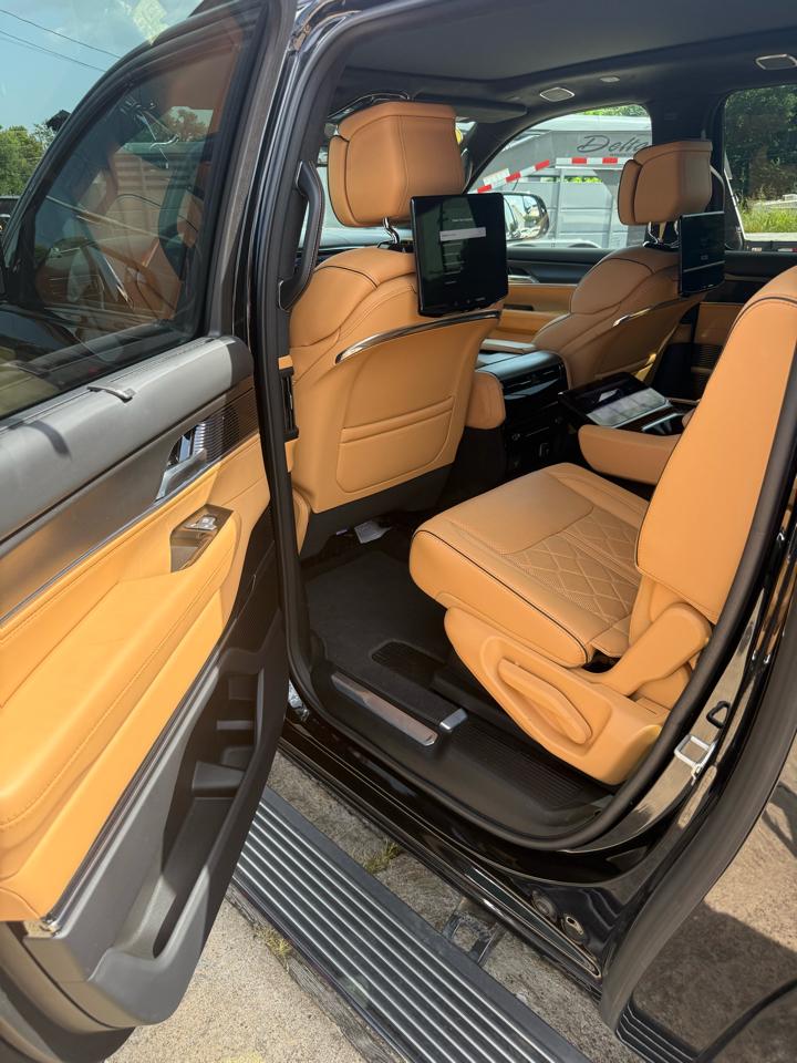 Jeep Grand Wagoneer L Series III Obsidian 4x4 2023