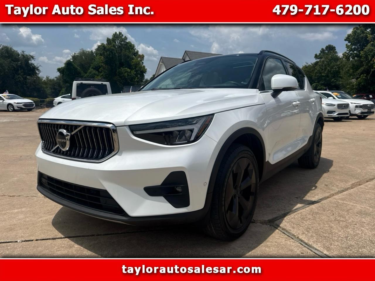 2024 Volvo XC40 B5 AWD Plus Bright Theme