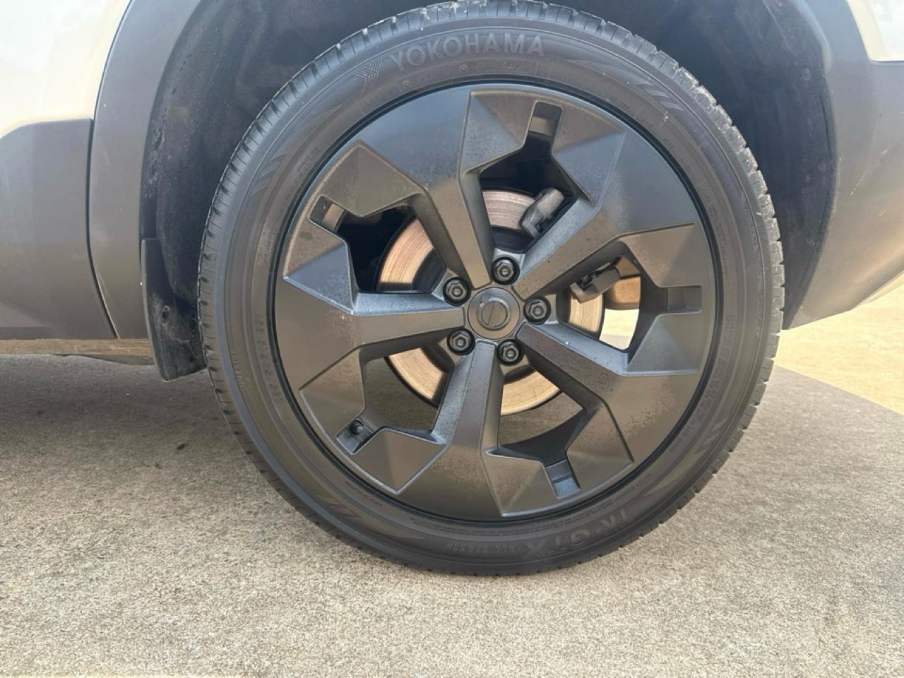 Volvo XC40 B5 AWD Plus Bright Theme 2024