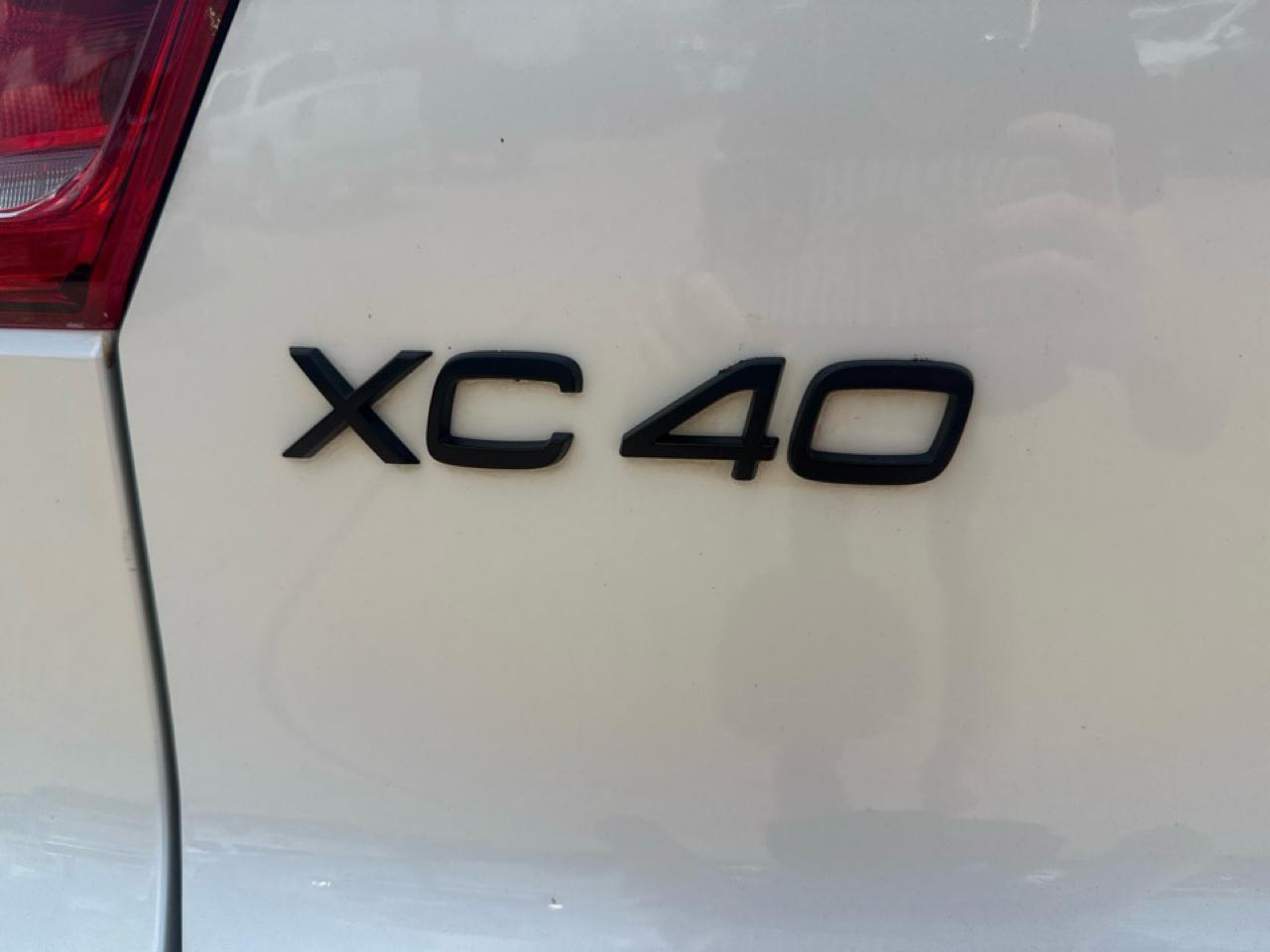 Volvo XC40 B5 AWD Plus Bright Theme 2024