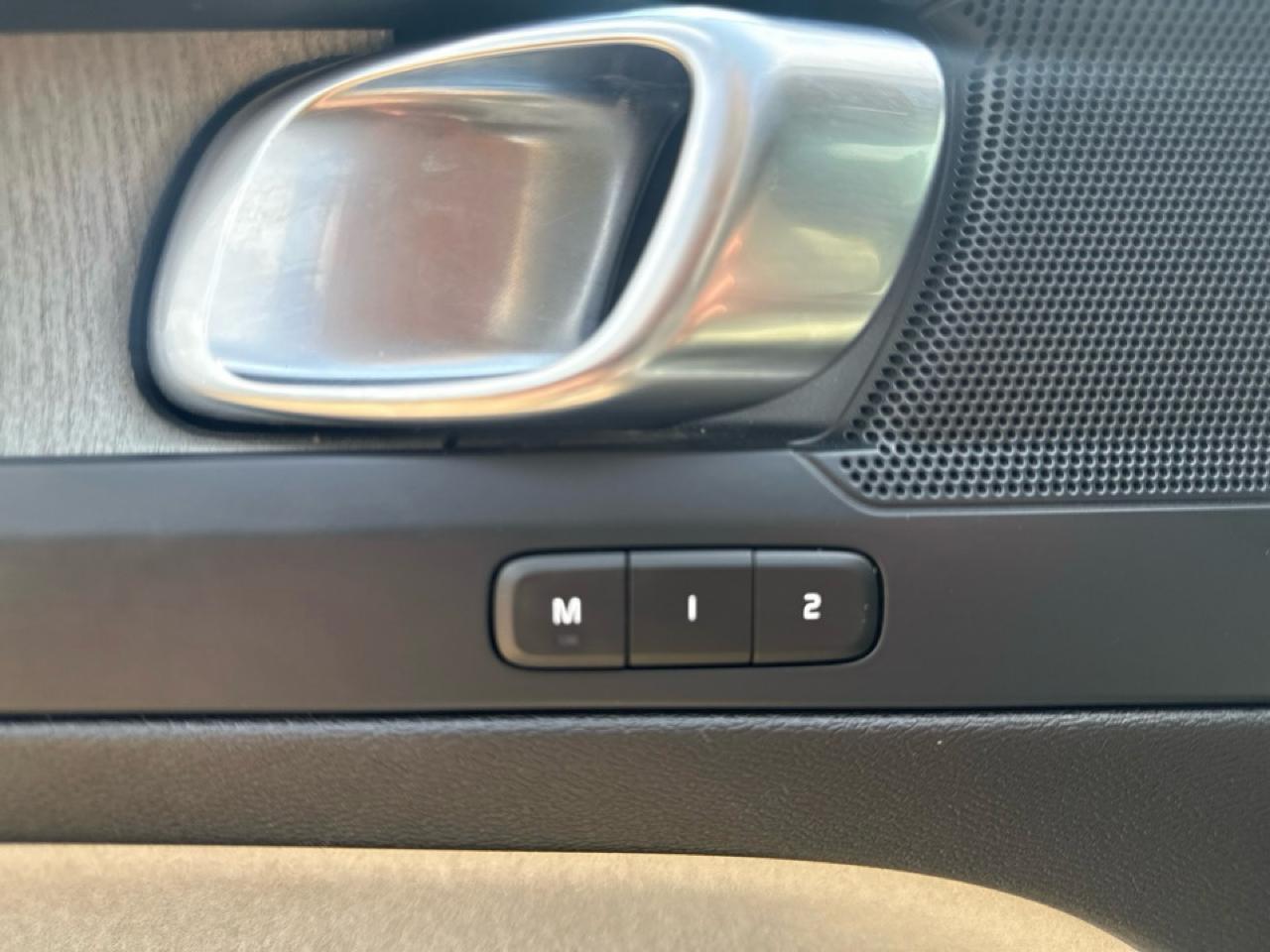 Volvo XC40 B5 AWD Plus Bright Theme 2024