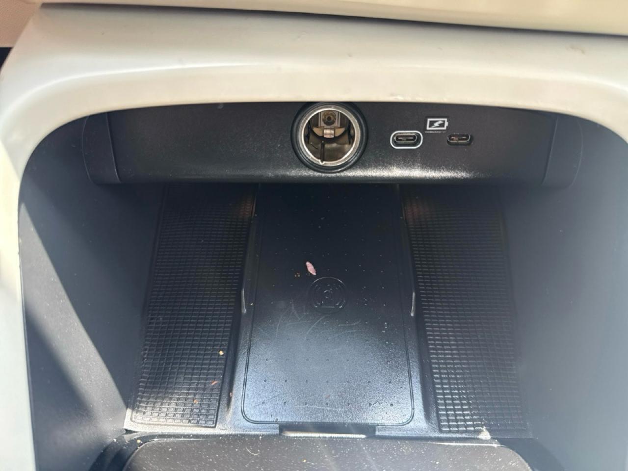 Volvo XC40 B5 AWD Plus Bright Theme 2024