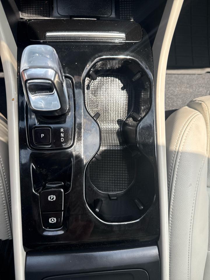 Volvo XC40 B5 AWD Plus Bright Theme 2024