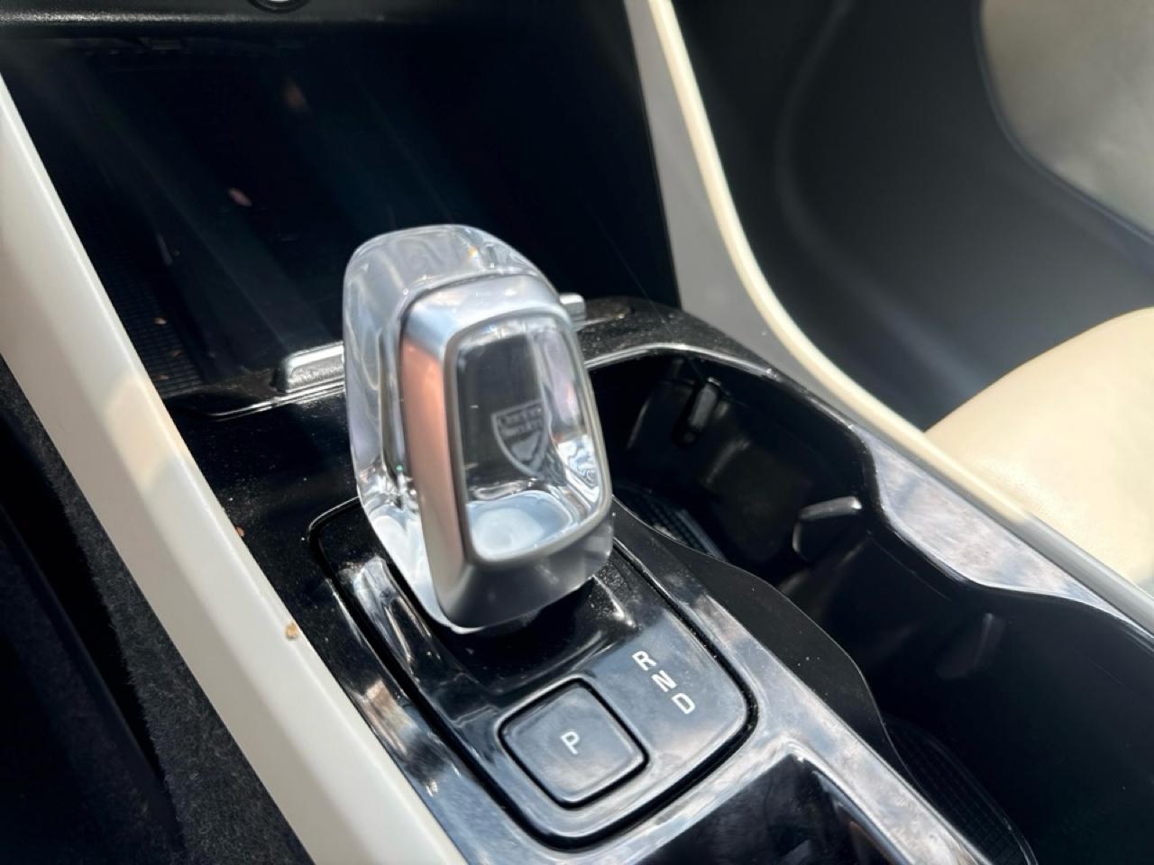 Volvo XC40 B5 AWD Plus Bright Theme 2024
