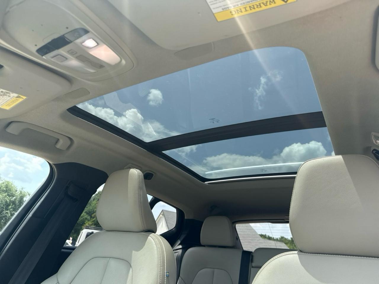 Volvo XC40 B5 AWD Plus Bright Theme 2024