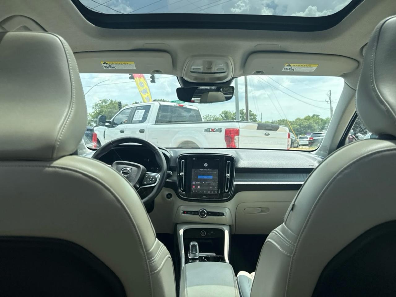 Volvo XC40 B5 AWD Plus Bright Theme 2024