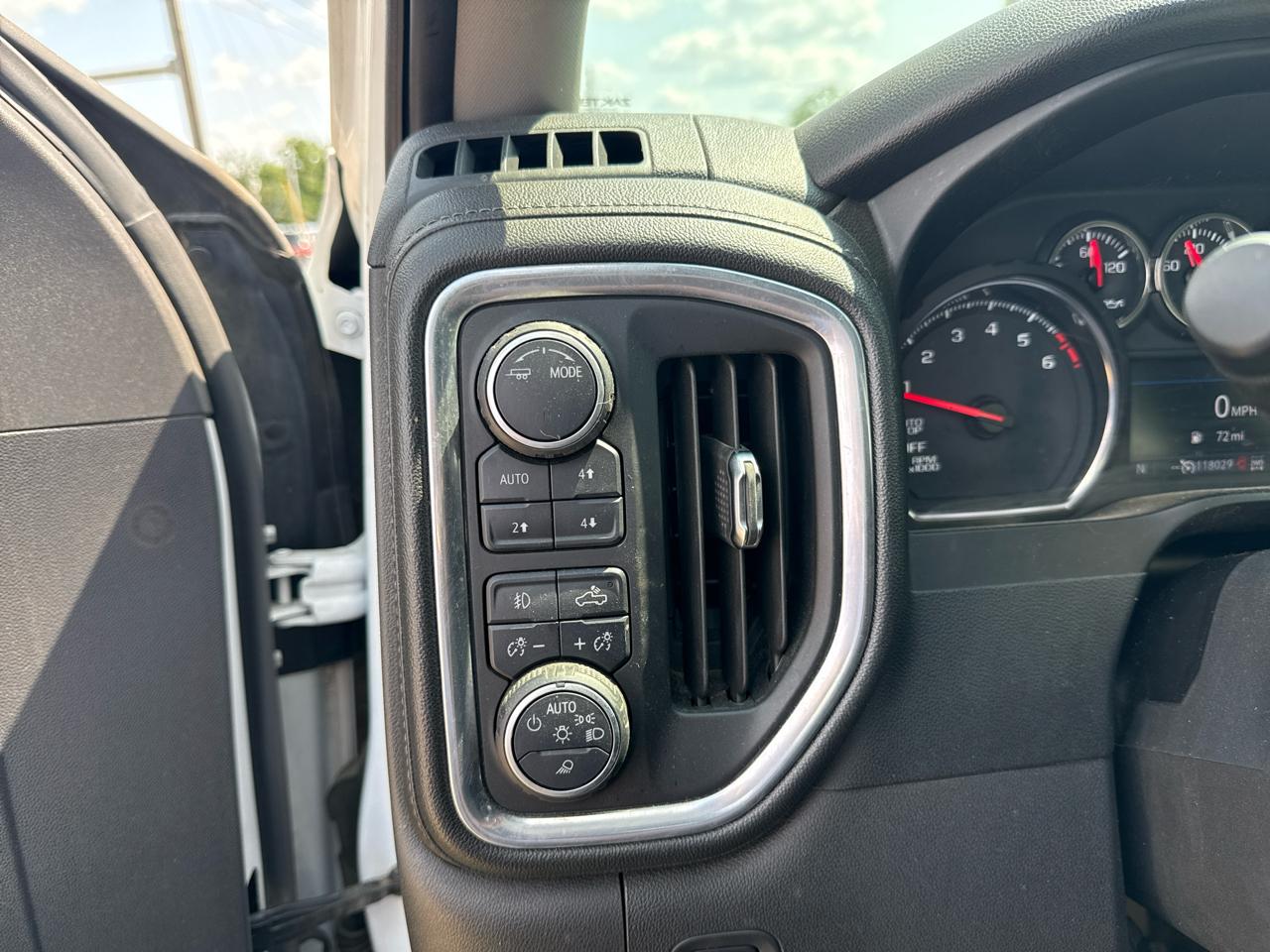 Chevrolet Silverado 1500 4WD Crew Cab 147" LT Trail Boss 2020