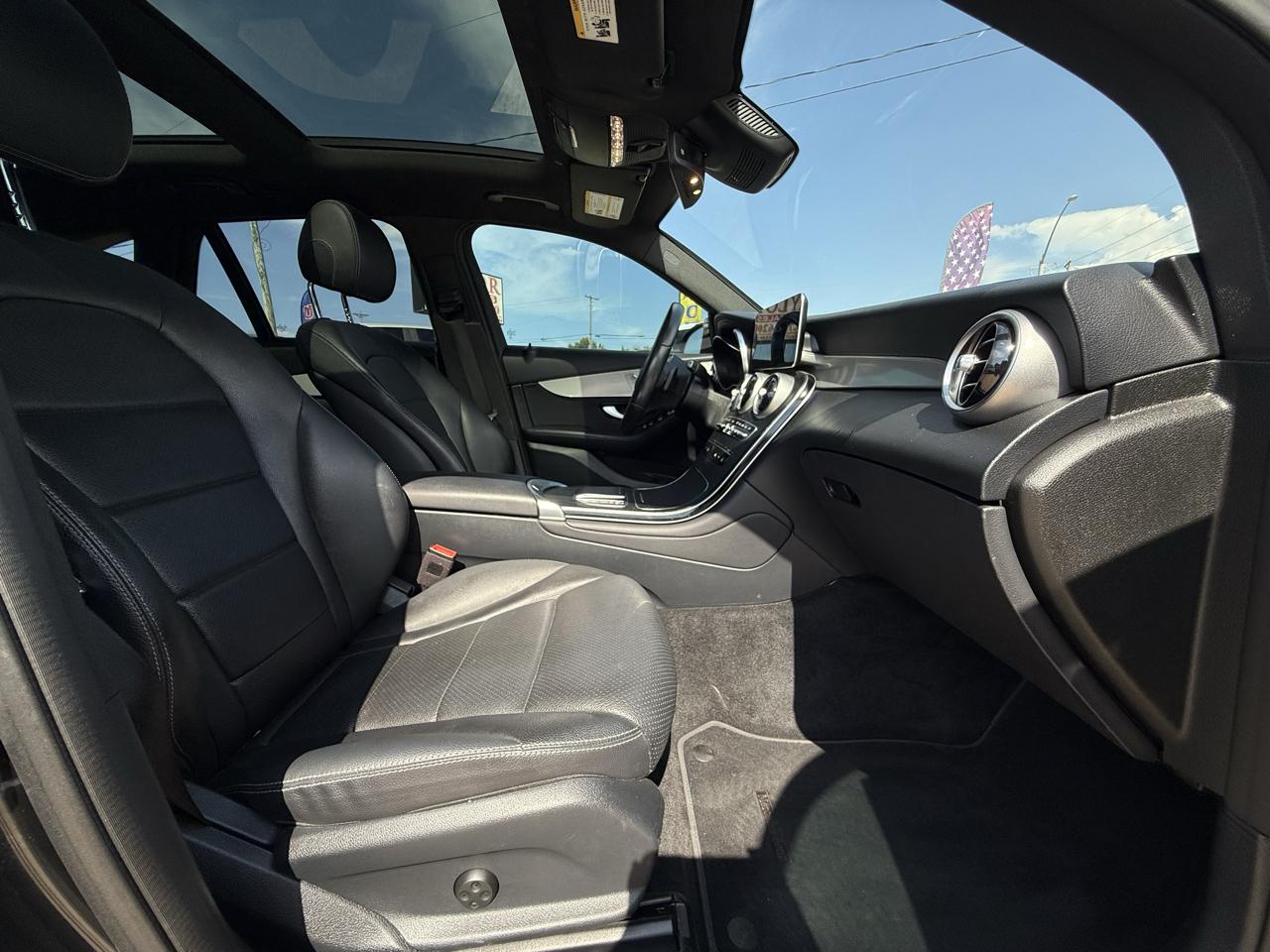 Mercedes-Benz GLC GLC 300 4MATIC SUV 2021
