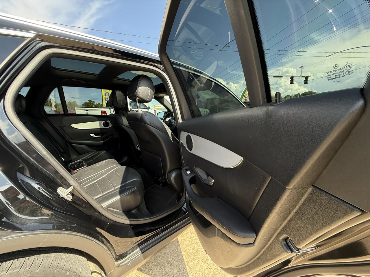 Mercedes-Benz GLC GLC 300 4MATIC SUV 2021