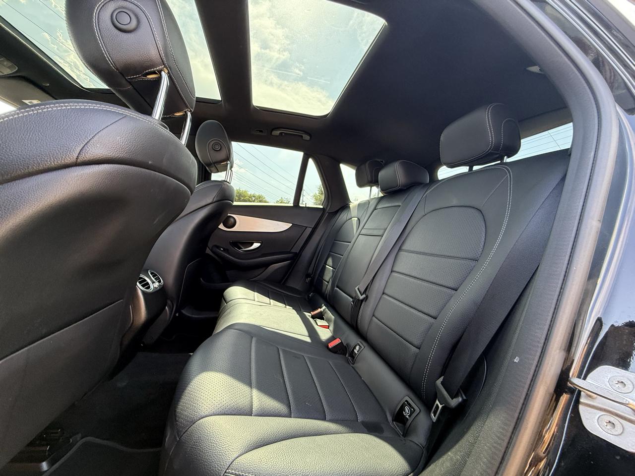Mercedes-Benz GLC GLC 300 4MATIC SUV 2021