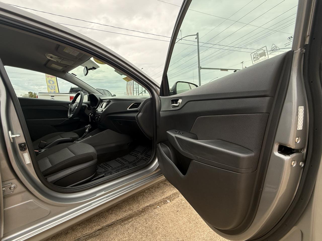 Hyundai Accent SE Sedan IVT 2021