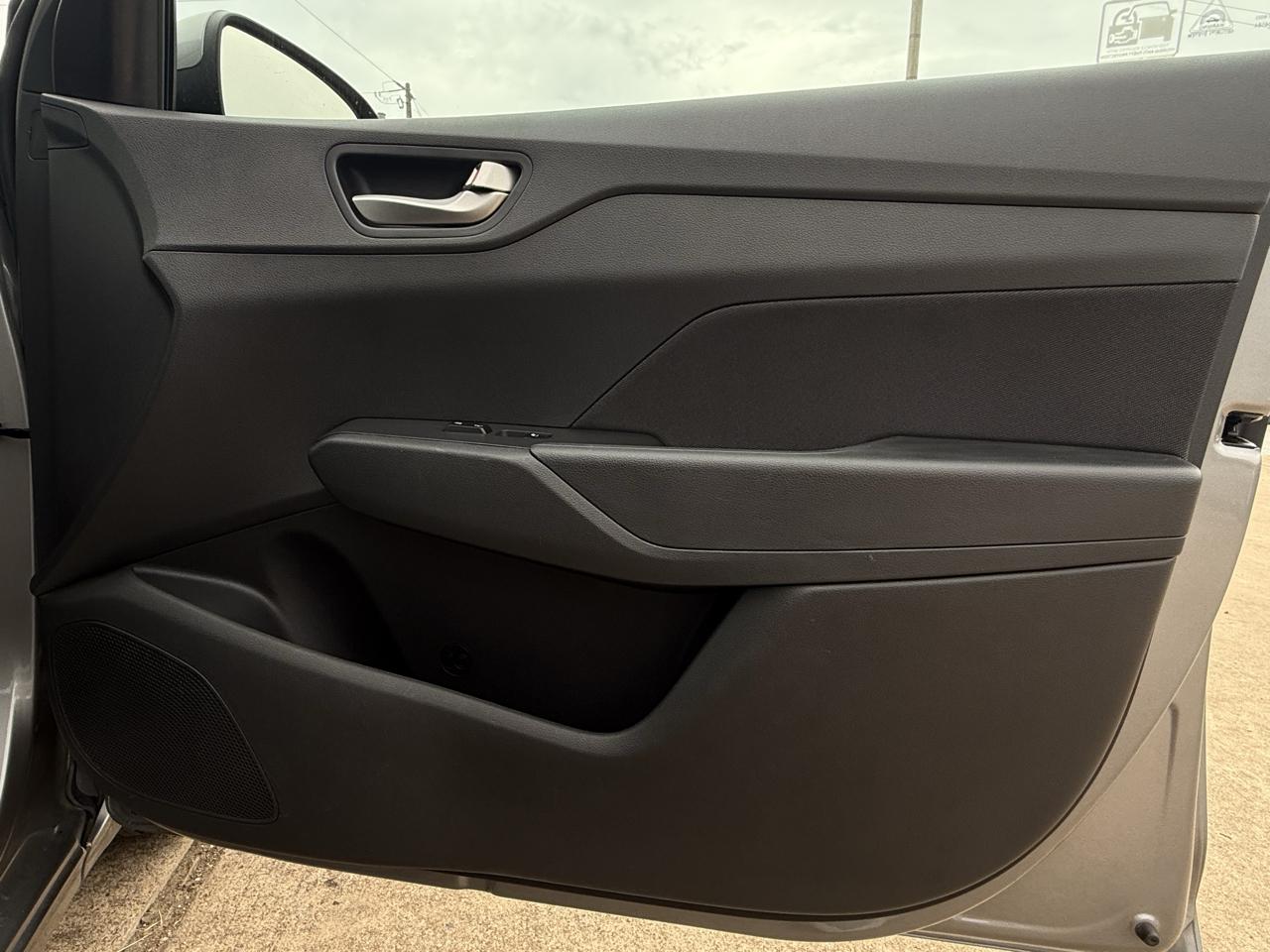 Hyundai Accent SE Sedan IVT 2021