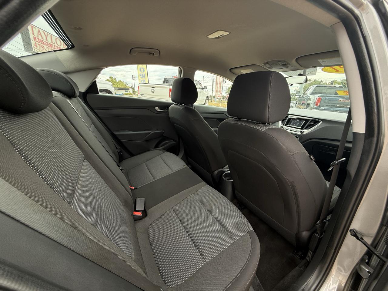 Hyundai Accent SE Sedan IVT 2021