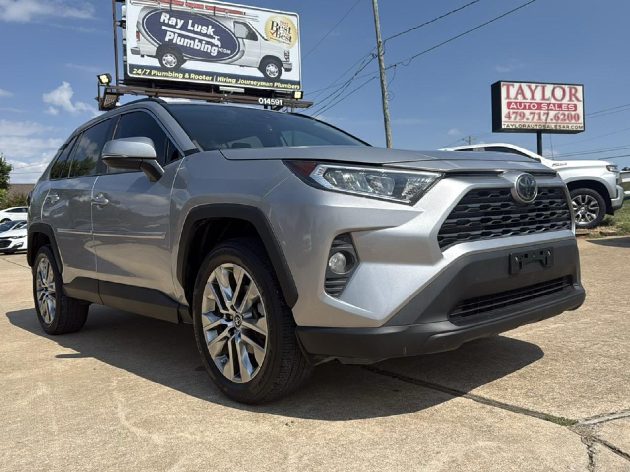 Toyota RAV4 XLE Premium FWD (Natl) 2019