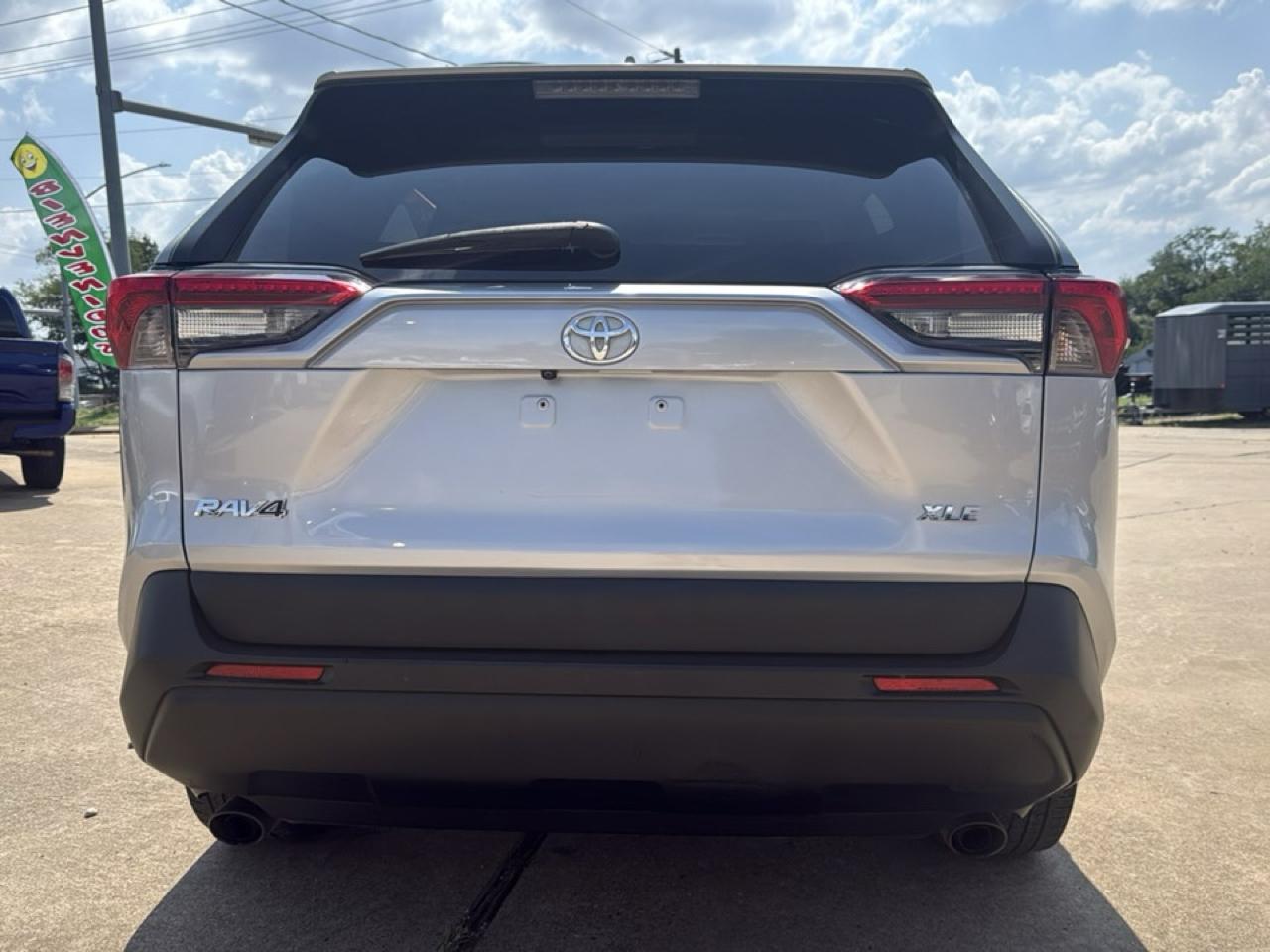 Toyota RAV4 XLE Premium FWD (Natl) 2019