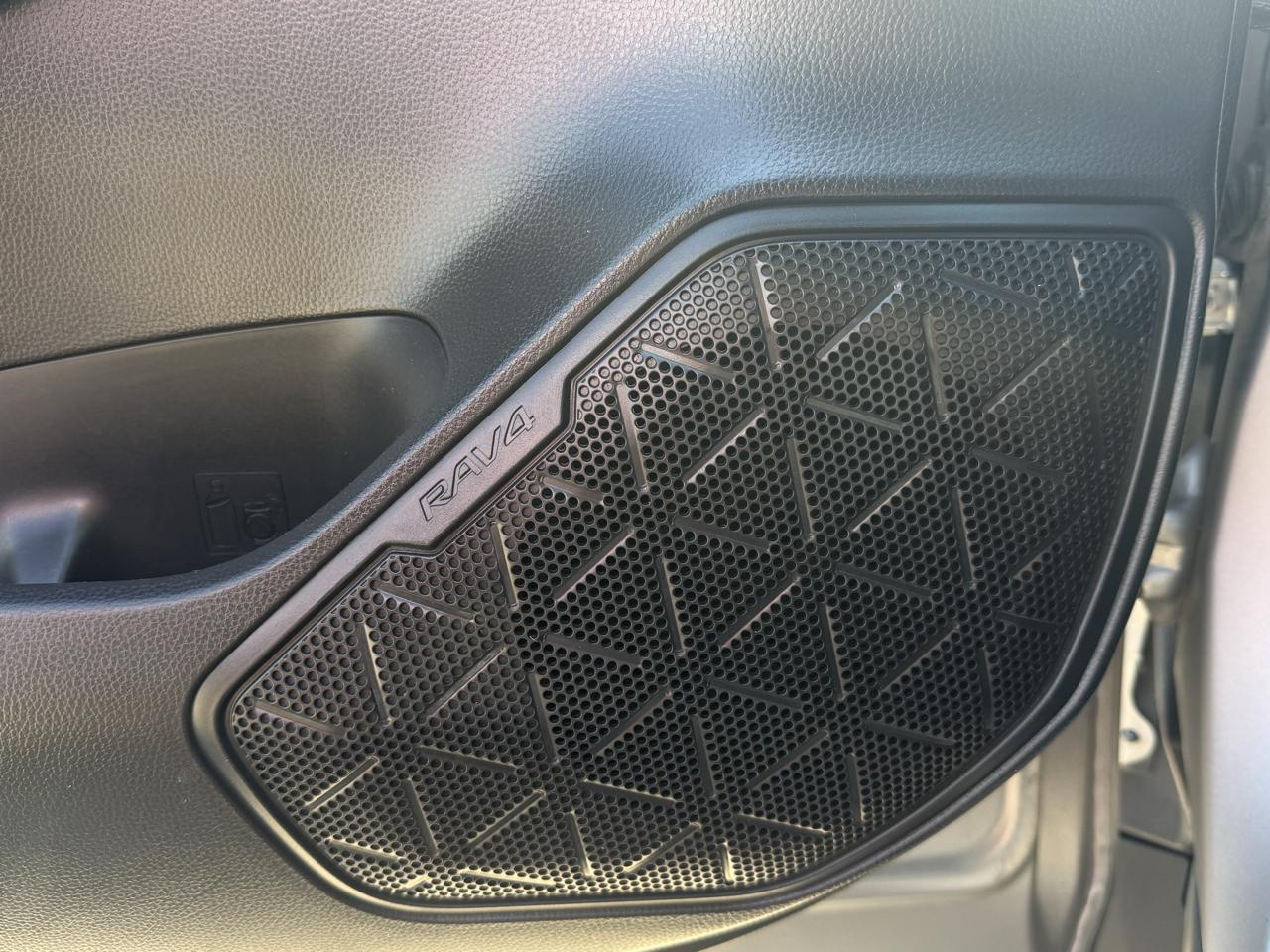 Toyota RAV4 XLE Premium FWD (Natl) 2019